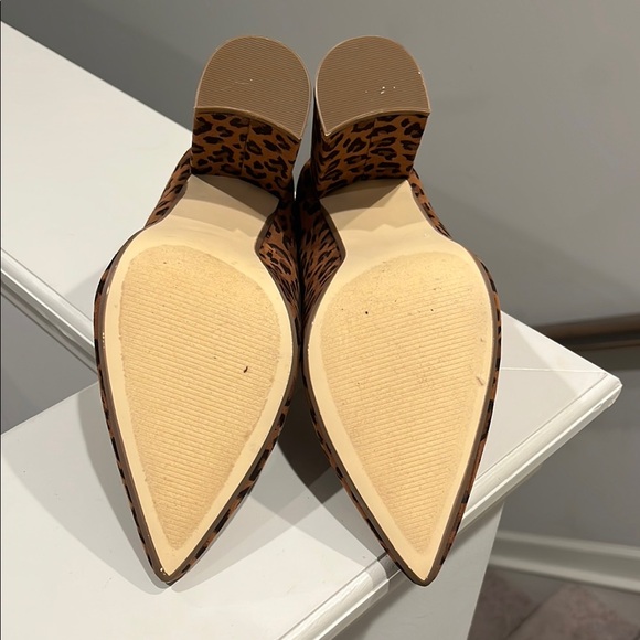 JustFab Holly Leopard Print Block Heel Pumps - Picture 5 of 6